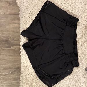 Lululemon Hotty Hot High-Rise Lined Short 2.5”
